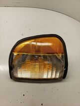 Passenger Corner/Park Light Thru 12/01/02 Fits 01-03 FORD E150 VAN 10783... - €16,83 EUR