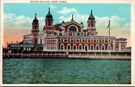Ellis Island New York Postcard PC85 - £3.92 GBP