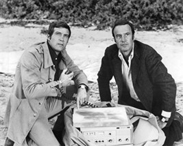 The Six Million Dollar Man Lee Majors Richard Anderson 16X20 Canvas Giclee - £56.42 GBP