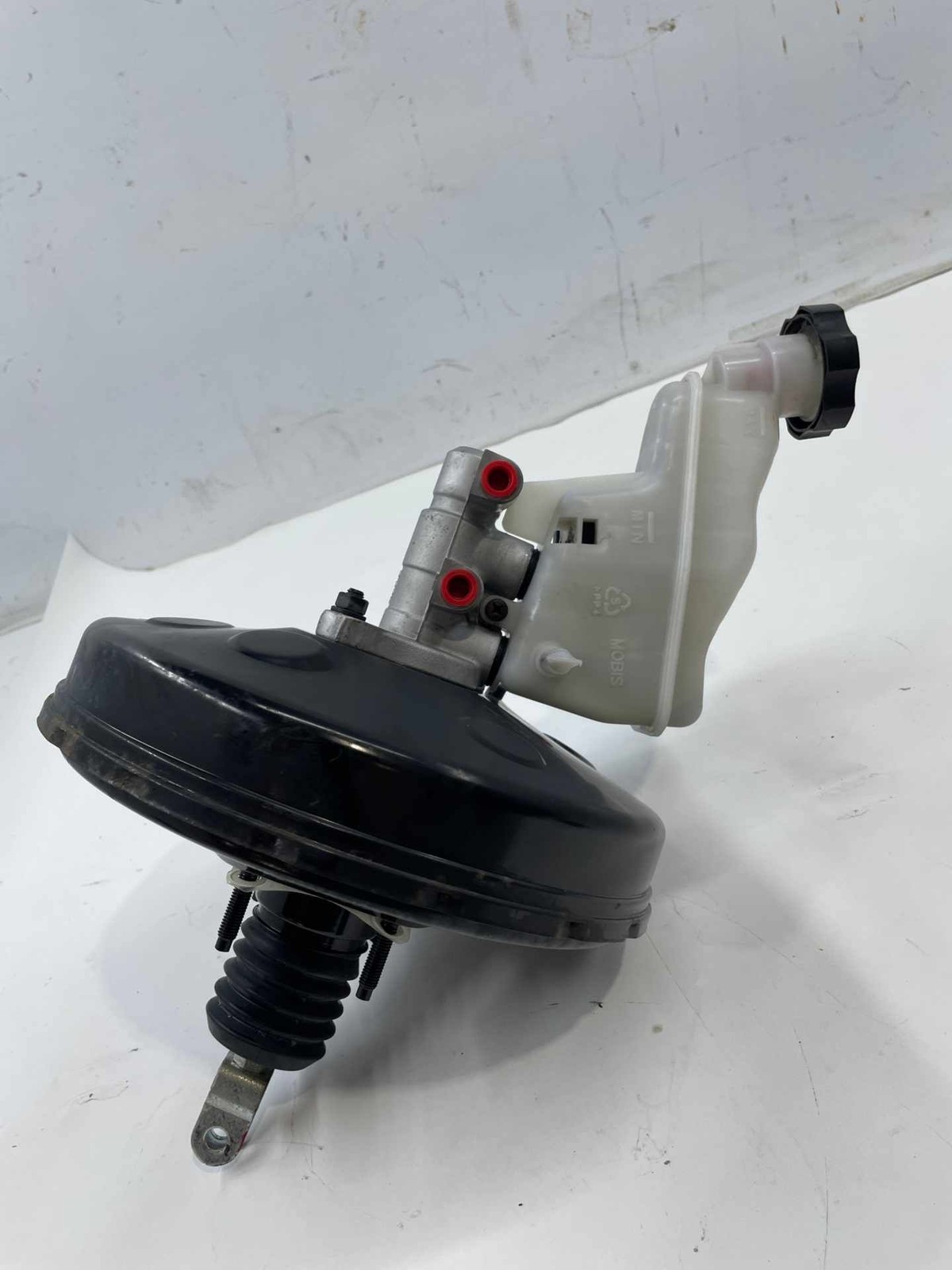 2012-2017 Hyundai Veloster Power Brake Booster With Reservoir And Cap 585002V200 Item image 2