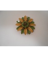 Vintage Layered Enamel Flower Brooch Green and Yellow Pin - $189.79 MXN