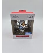 Hallmark Disney Minnie Mouse Ice Skating Christmas Tree Ornament - $274.97 MXN