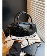 Lace Detail Bow Crossbody Bag - $386.32 MXN Lace Detail Bow Crossbody Bag - $386.32 MXN