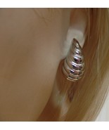 House of Harlow Silvertone Ribbed Pierced Earrings BNWT Apx 1&quot; X 1/2&quot; - £19.46 GBP