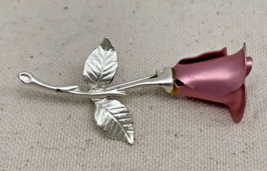 Vintage AVON Silvertone &amp; Mauve Pink/Purple Single Stem Rose Pin - £9.63 GBP