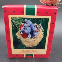 VTG 1986 Hallmark Treetop Trio Birds in Nest Singing Clip-on Christmas Ornament - £10.81 GBP