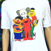 MEN’S KAWS x UNIQLO x SESAME STREET TEE SHIRT MENS SIZE X-SMALL TOP - $39.99