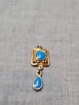 Vintage Trifari Gold Tone Blue Square Charm/Pendant - $133.08 MXN