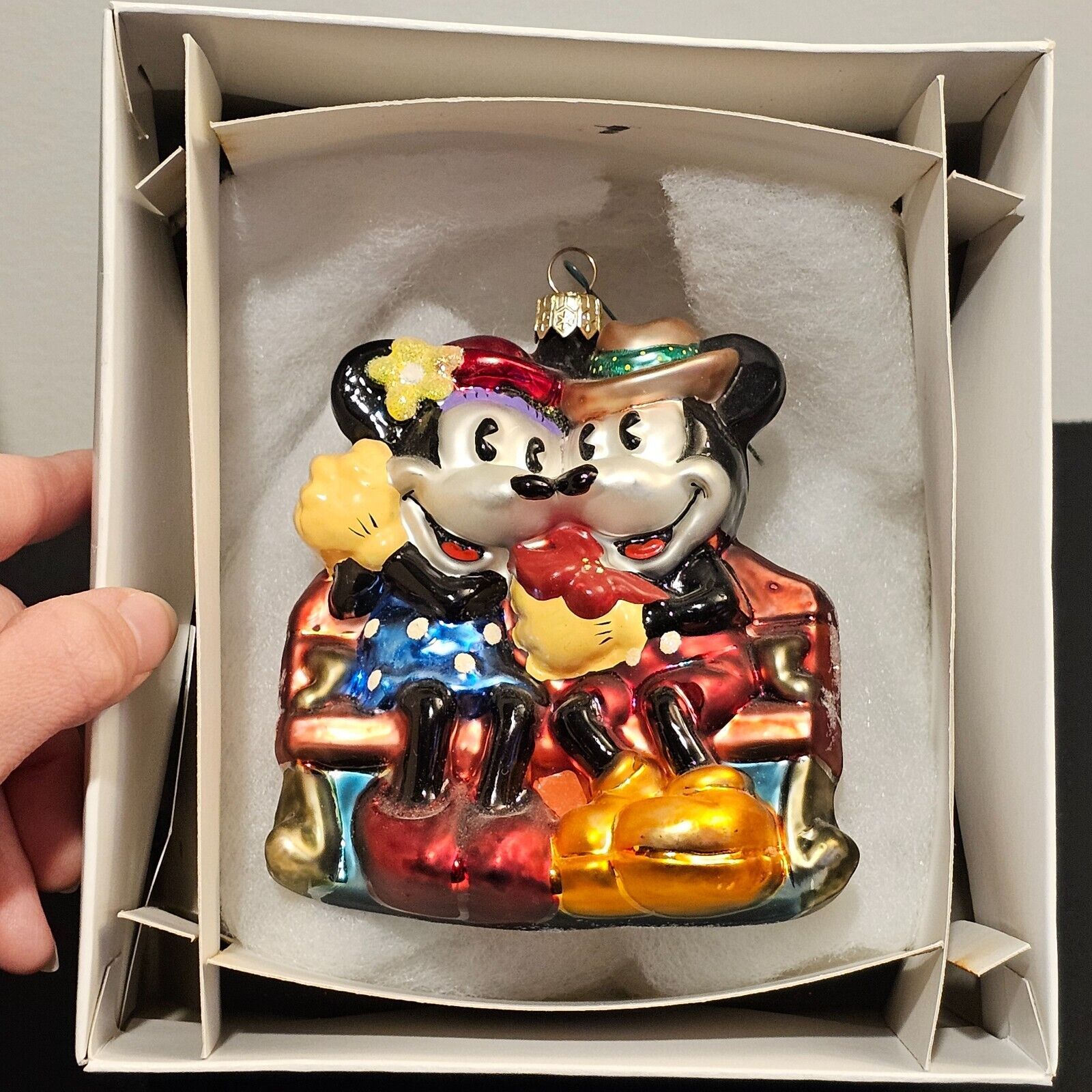Christopher Radko Disney Mickey & Minnie Winter Romance Glass Christmas Ornament - £52.97 GBP