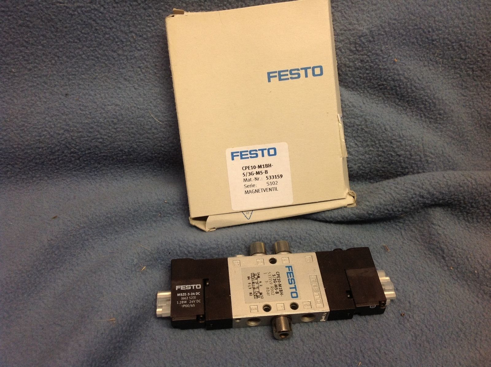 FESTO CPE10-M1BH-5/3G-M5-B SOLENOID PNEUMATIC CONTROL VALVE COIL NEW SAL... - $27.72