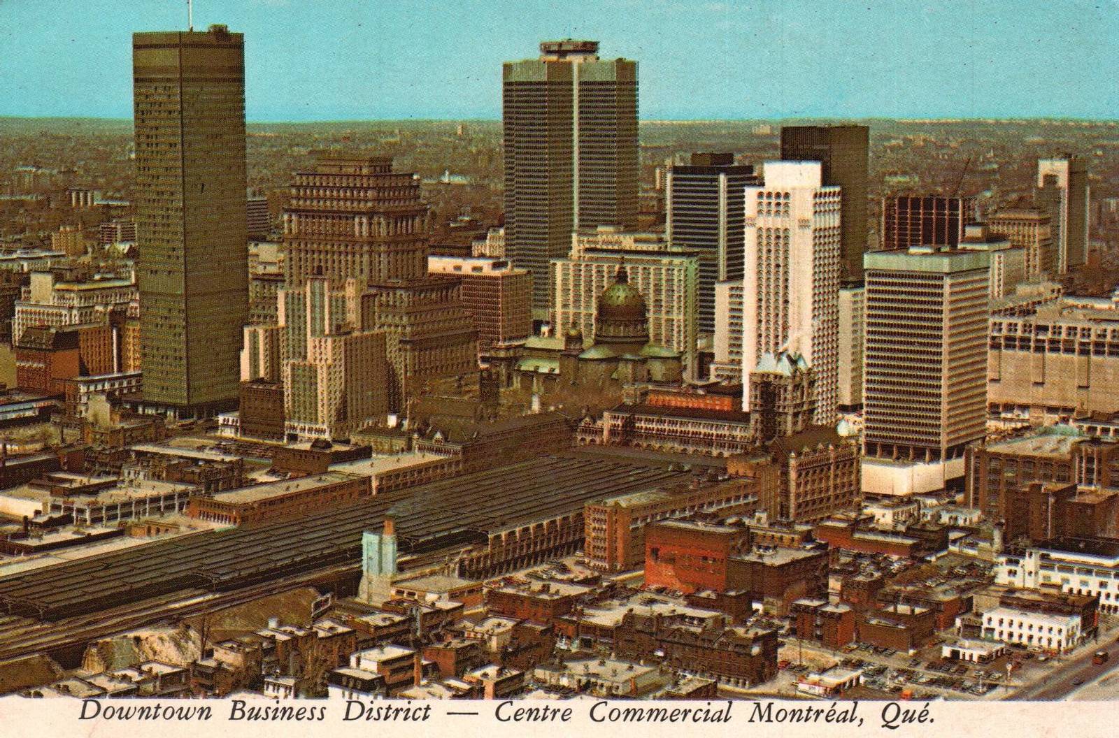 VINTAGE POST CARD DOWNTONW MONTREAL CANADA 1979 POSTED 5.5 X 3.5 PHOTO CARD - $8.90
