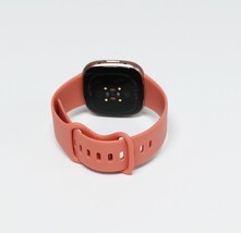 Fitbit Versa 4 Fitness Smartwatch FB523 - Copper Rose Aluminum / Pink Sand Large image 4