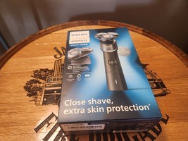 Philips Norelco 5000X Rechargeable Wet Dry Electric Shaver Trimmer X5004... - $44.55