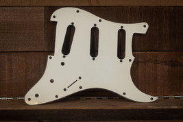 Fender 3-Ply S/S/S 11-Hole Pickguard, Parchment - Used - £15.64 GBP
