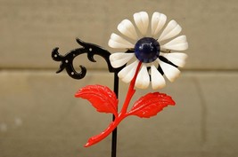 Vintage Costume Jewelry Patriotic Red White Blue Daisy Flower Hippie Brooch Pin - £15.81 GBP