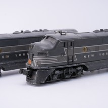 Lionel 2344 Vintage O New York Central F-3 AA Diesel Locomotive Set Trains - £238.99 GBP