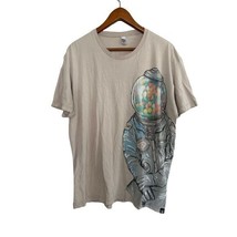 DBH Tee T-Shirt with astronaut bubble gum hat cotton Size XLarge - $9.89