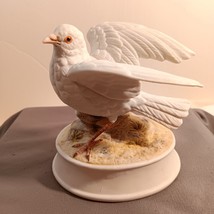 Vintage Gorham White Dove Wings Spread Collectible Music Box Figurine - £14.21 GBP