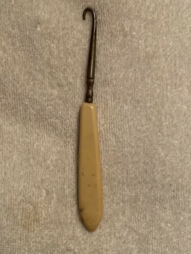 VINTAGE BUTTON HOOK  Age and Maker Unknown   Pleae see pictures. - $6.95