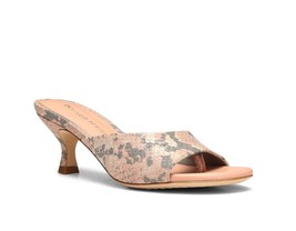 Donald Pliner women&#39;s luis sandal in PEACH - £100.91 GBP