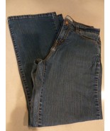 Levis 512 Perfectly Slimming Bootcut  Women&#39;s Blue Jeans  W 31 I 28 R 10.5 - $21.50 CAD