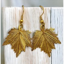 Maple Leaf Earrings Vintage 80s Gold Tone Dangle Leaves Autumn Trees - £7.88 GBP