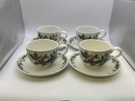 Set of 4 Portmeirion The Holly And The Ivy Cups &amp; Saucers - $79.99