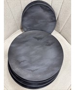 (4) Mesa Brasil Halloween Black Bat Dinner Plates ~ New ~ - $918.76 MXN