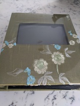 Green or White Embroidered Cover Photo Album Holds 200 Photos 4x6 - £15.95 GBP