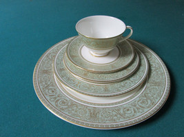  English Renaissance By Royal Doulton Place Setting 5 Pcs 1960/1990s [*Renais] - £134.81 GBP