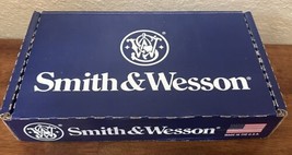 Smith &amp; Wesson SD40 VE Factory Original BOX ONLY Case w/Warranty card Manual - £19.96 GBP