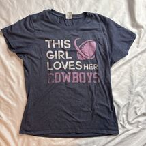 “This Girl Lives Her Cowboys” Unbranded Custom T-shirt Tee (L) Large Blu... - €5,98 EUR