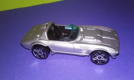 Hot Wheels 1969 Chevrolet Corvette Roadster CFH04 2014 - $13.99