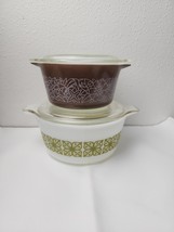 Vintage Pyrex Green Flowers and Woodland 2-Casseroles Dish With Lids - $1,291.00 MXN