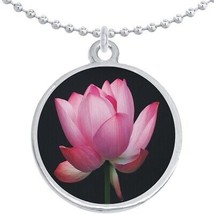 Dark Pink Flower Round Pendant Necklace Beautiful Fashion Jewelry - £8.42 GBP