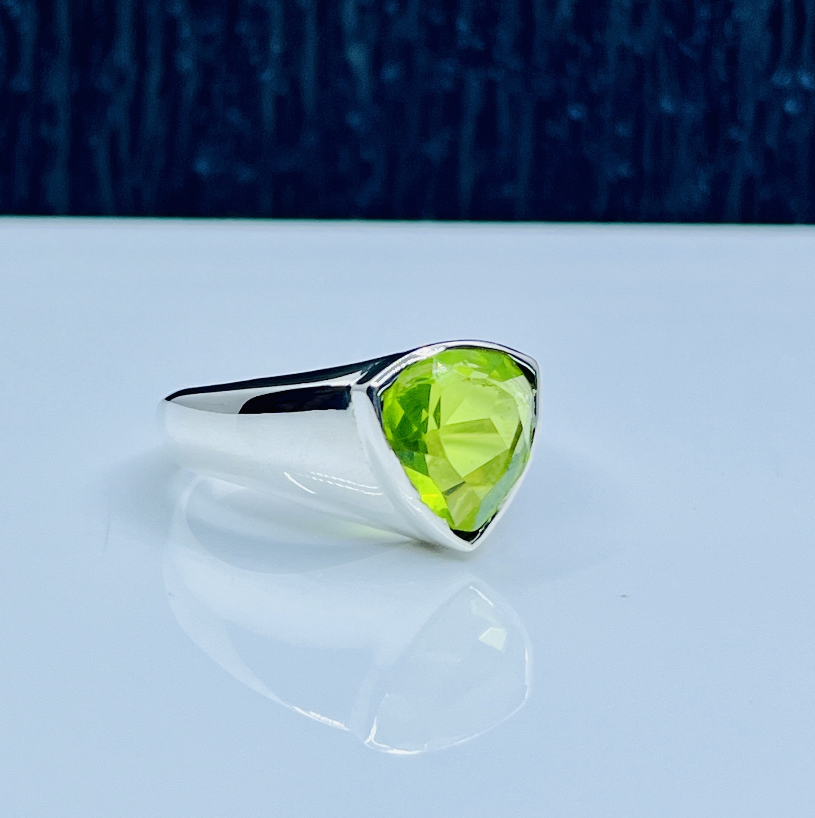Solid 925 Sterling Silver Green Peridot Zircon Trillion Cut Gemstone Men's Ring Item image 3