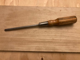 Vintage  R&amp;P Mfg. Co. Wood Handle Screwdriver Worcester Mass. Chicago Il... - $183.61 MXN