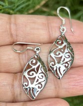 Boucles d&#39;oreilles en argent sterling 925 découpées oxydées faites à la... - $18.67