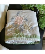 Vintage Set 2 Floral Embroidered Appliqué Pillow Cases Handmade- Pastel ... - $451.12 MXN