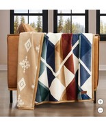 Pendleton Throw Multicolor Serrado Reversible Plush 50&quot; X 70&quot; Soft Cozy - $70.30 CAD