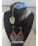 3 Piece Resin and Bead Set, 2 x pairs Earrings , 1 x  Key Chain (84) - $17.82 CAD
