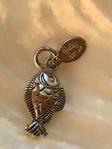 Estate Cookie Lee Marked Small Etched Silvertone Fish Charm Pendant – hangtag –  - £6.75 GBP