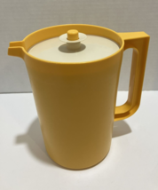 Vintage Tupperware Pitcher 1676-4 Yellow Push Button Seal Lid - £11.59 GBP