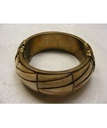 Vintage Cuff Hinge Bracelet Brass with Inlaid Cut Design 1&quot; Wide 15-N - €37,99 EUR