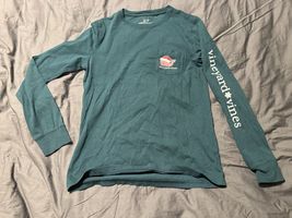Vineyard Vines XS Long Sleeve Santa Whale Christmas Tee Green Women’s - $16.45 CAD
