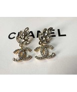 Vintage Chanel CC Leaf Bijou Sparkle Rhinestone Gold Finish Dangle Earrings - $5,430.22 MXN