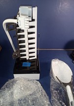 241798231 Frigidaire Electrolux Refrigerator Ice Maker Icemaker w/scoop - £34.82 GBP