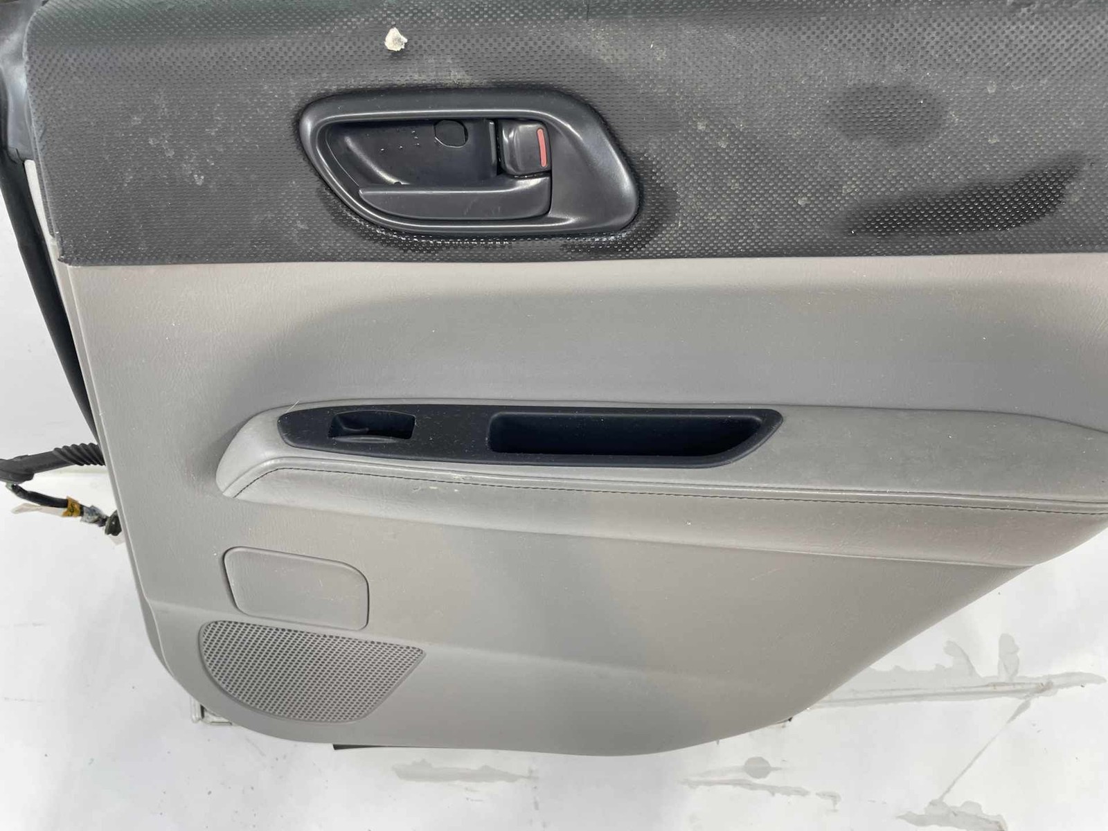 2006-2008 Subaru Forester RH Passenger Rear Driver door Assembly Scuffs Dent OEM Item image 15