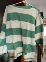 Women&#39;s Chaus Green and Ivory Pullover Sweater Size M - $25.00