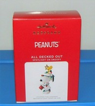 Hallmark Keepsake 2021 Peanuts Spotlight On Snoopy All Decked Out Xmas Ornament - £20.22 GBP